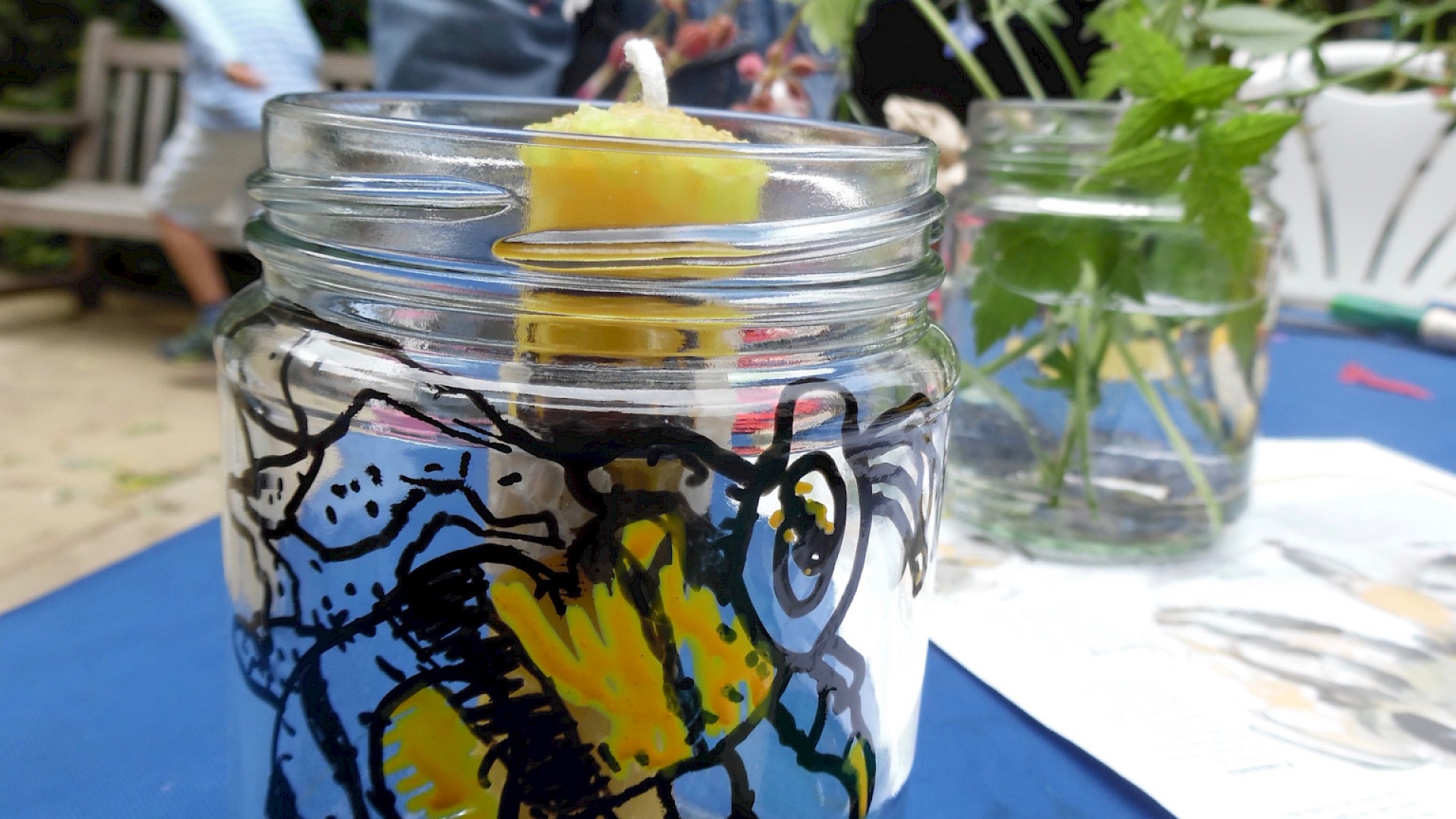 Summer Holiday Art Workshop: Bee Creative Image